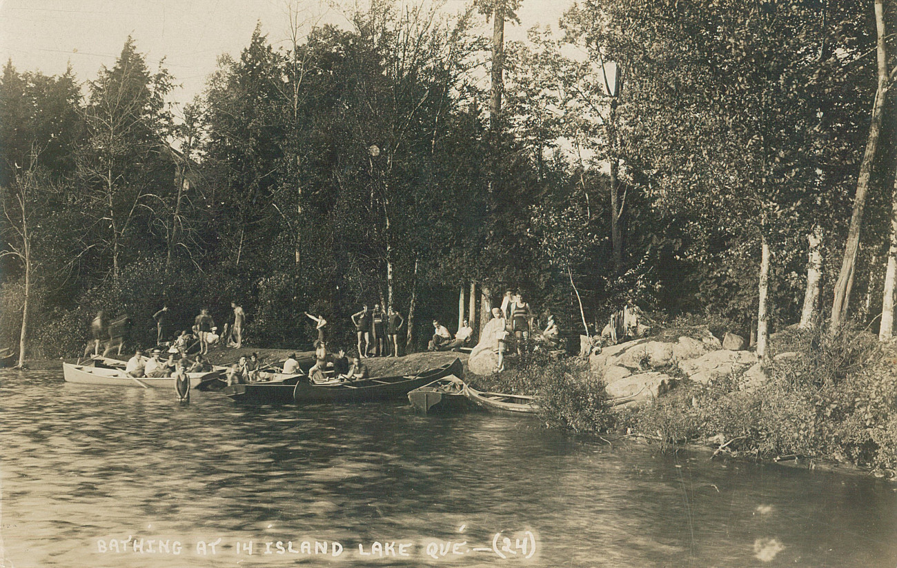 Baignade et canot au lac Écho - Collection Sheldon Segal