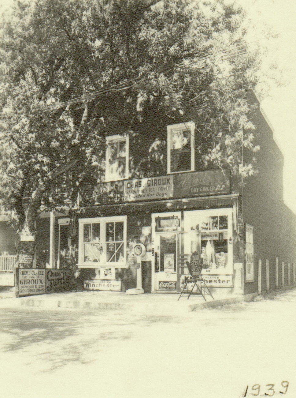 Restaurant chez Charles Giroux vers 1939