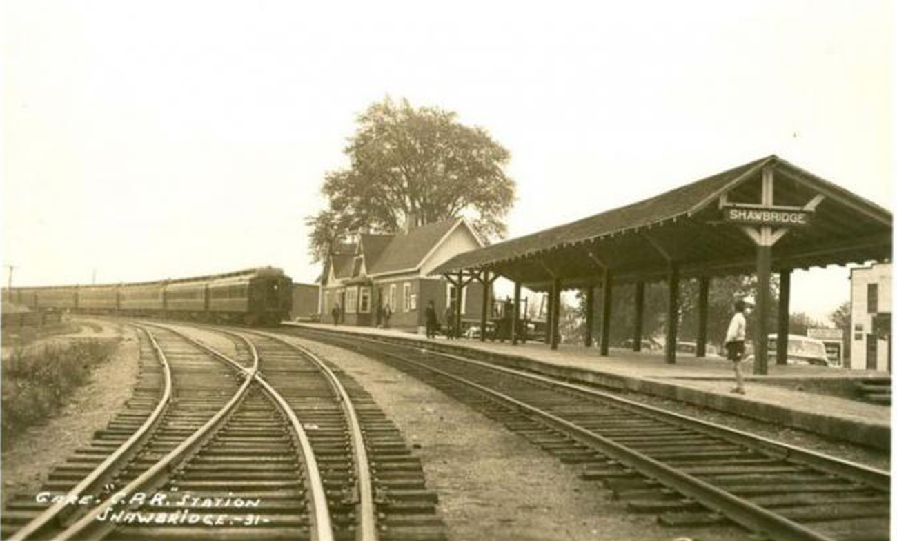 Gare et quai du Canadien Pacifique à Shawbridge vers 1940 - © Ludger Charpentier