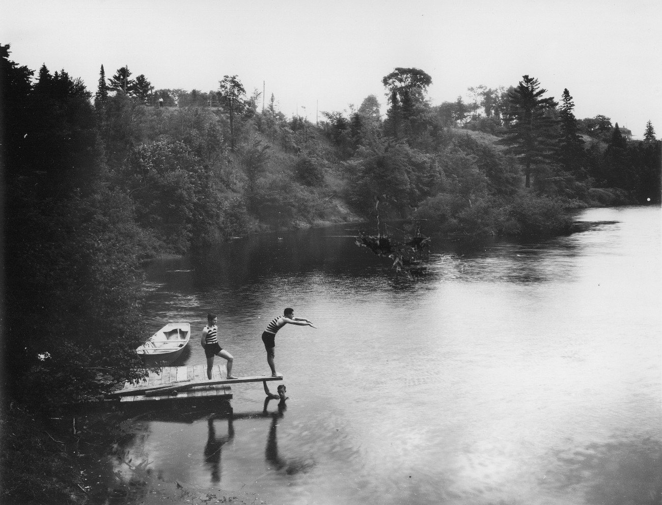 Baigneurs profitant de la rivière du Nord - Collection Richard Piché