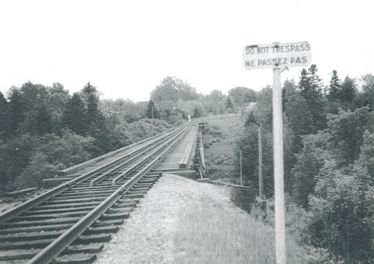 Le pont du Canadien National (Trussel) avant 1950, dont les piliers originaux sont encore visibles - Collection Guy Thibault