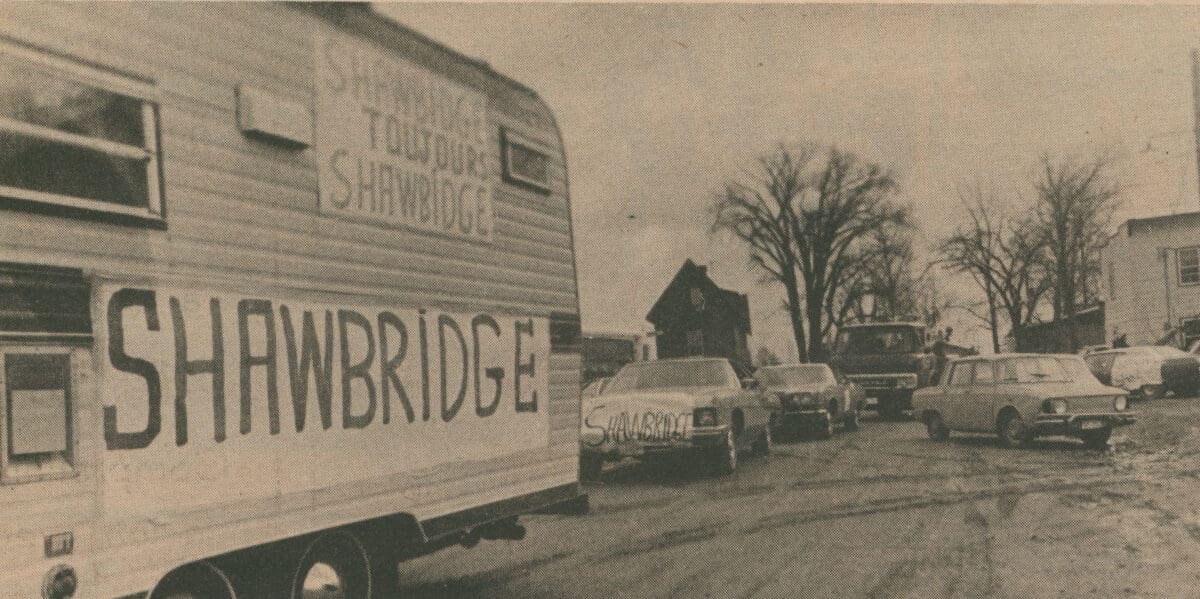 Manifestation à Shawbridge pour le choix du nom de la nouvelle municipalité en 1973 - Histoire et Archives Laurentides, Fonds L'Écho du Nord, P031,S01,D029