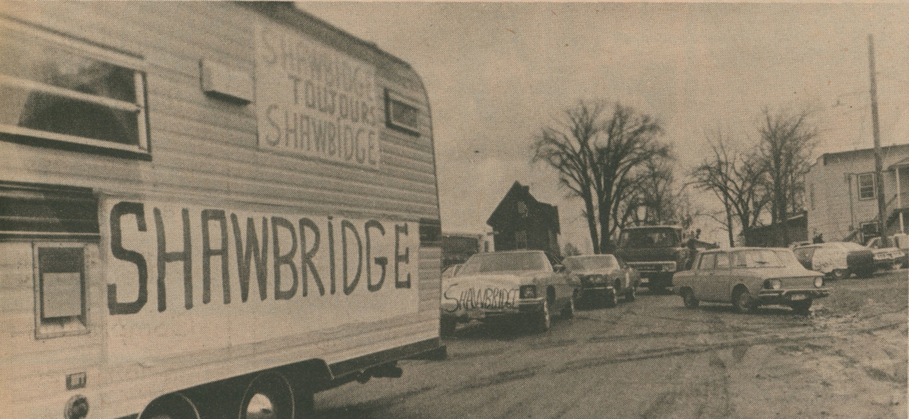 Manifestation à Shawbridge pour le choix du nom de la nouvelle municipalité en 1973 - Histoire et Archives Laurentides, Fonds L'Écho du Nord, P031,S01,D029