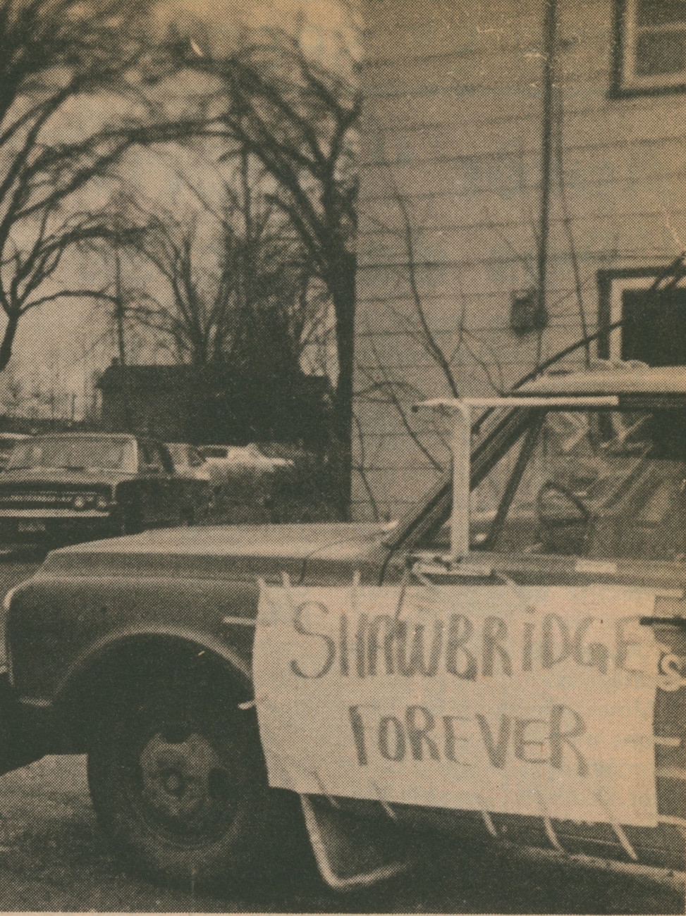 Manifestation à Shawbridge pour le choix du nom de la nouvelle municipalité en 1973 - Histoire et Archives Laurentides, Fonds L'Écho du Nord, P031,S01,D029