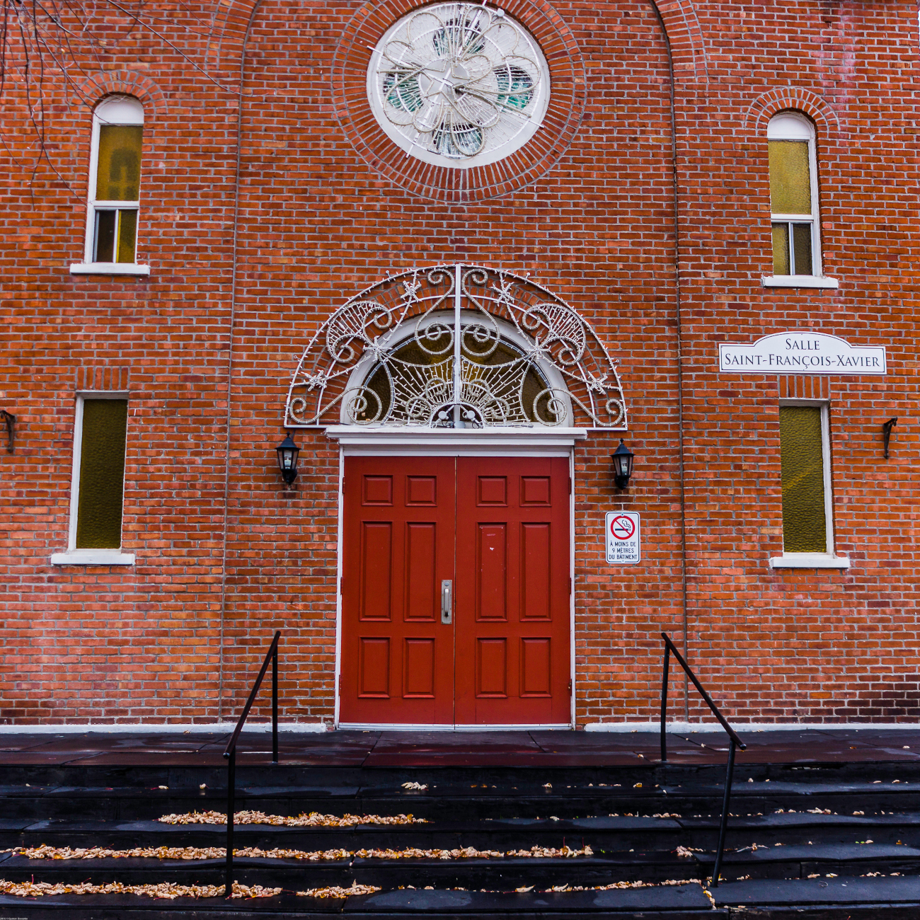 Portique de l'église Saint-François-Xavier - Collection Ville de Prévost - © Gaston Bessette