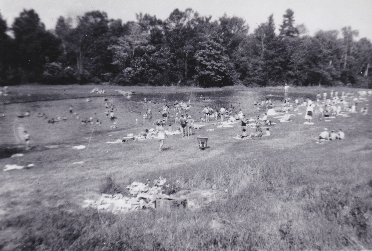 Lac artificiel de la famille Richer dans le secteur du Vieux-Prévost - Collection Germain Richer