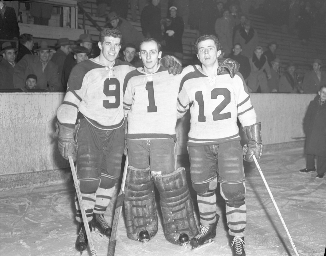 Gilles Généreux, Robert Bleau et Jean-Guy Renaud en février 1953 - Histoire et Archives Laurentides, Collection Société d'histoire de la Rivière-du-Nord, P005,S09,SS01,D10,P01