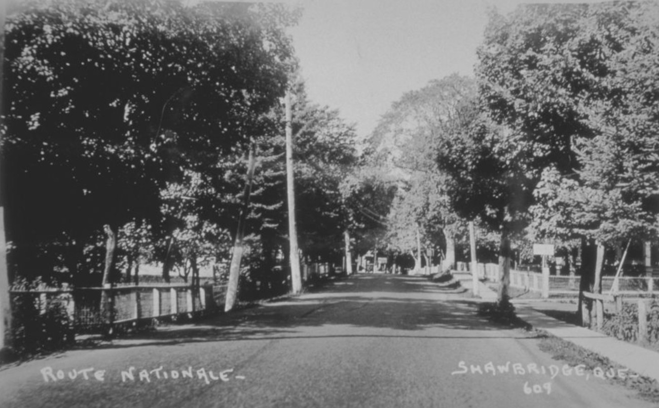 Route nationale dans les années 1935 - Collection Bibliothèque et Archives nationales du Québec