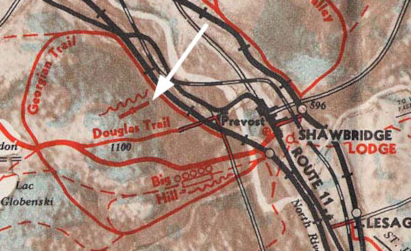 Extrait d'une carte de ski des années 1940 de Sweet Caporal (Imperial Tobacco), montrant l'emplacement du saut de la mort