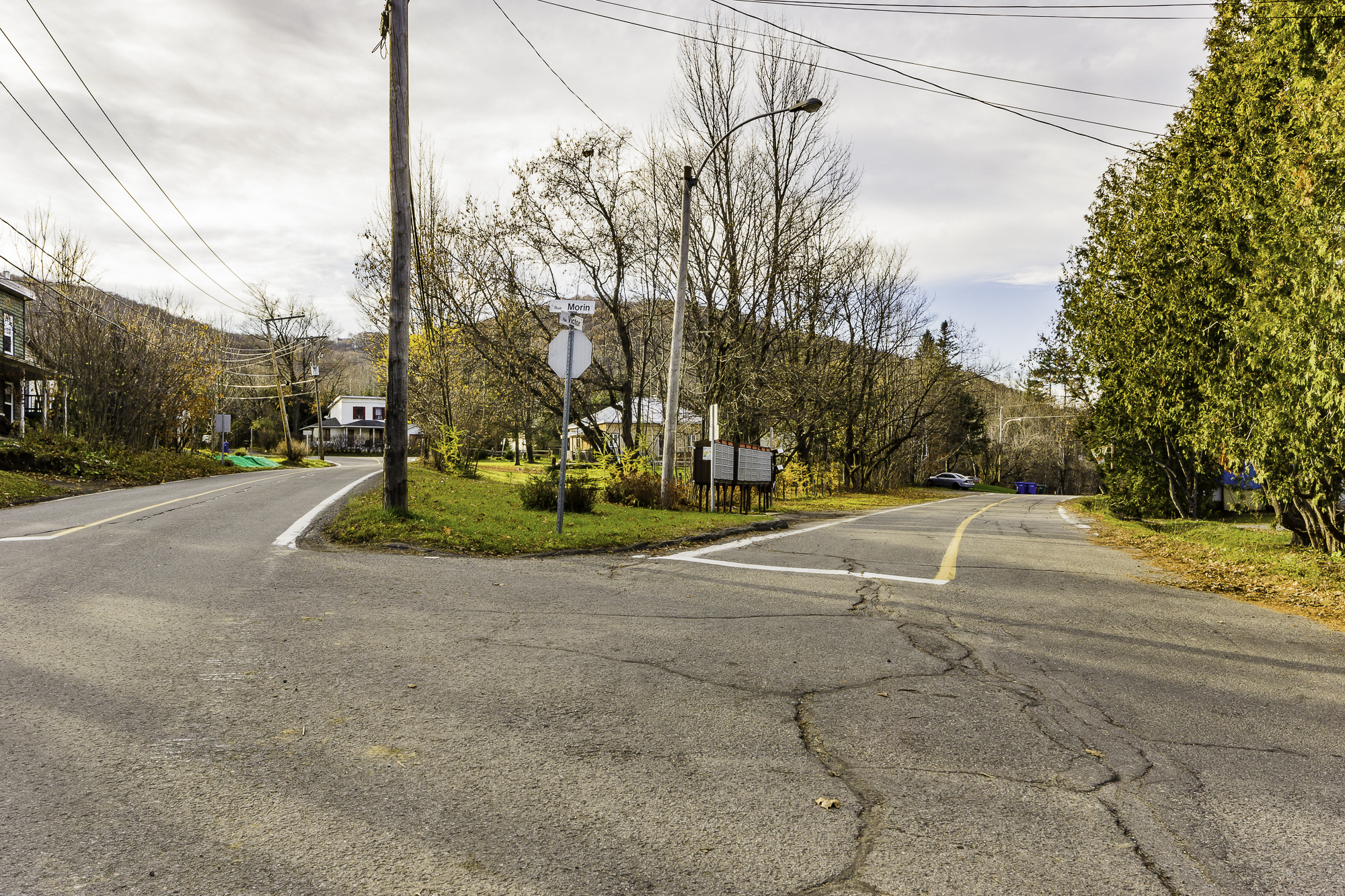 Coin des rues Victor et Morin en 2016 - Collection Ville de Prévost - © Gaston Bessette