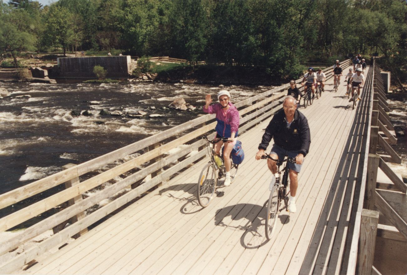 Pont des chutes Wilson au Parc Régional de la Rivière-du-Nord - Histoire et Archives Laurentides, Fonds L'Écho du Nord, P031,S02,SS02,D186