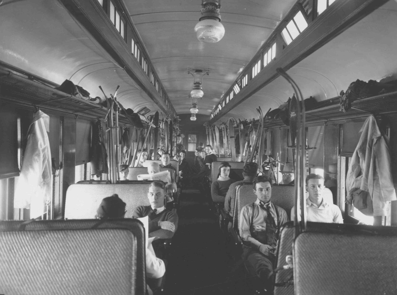 Intérieur d'un train de neige du CP en 1936 - Histoire et Archives Laurentides, Fonds Raoul Clouthier, P132,S1,D18