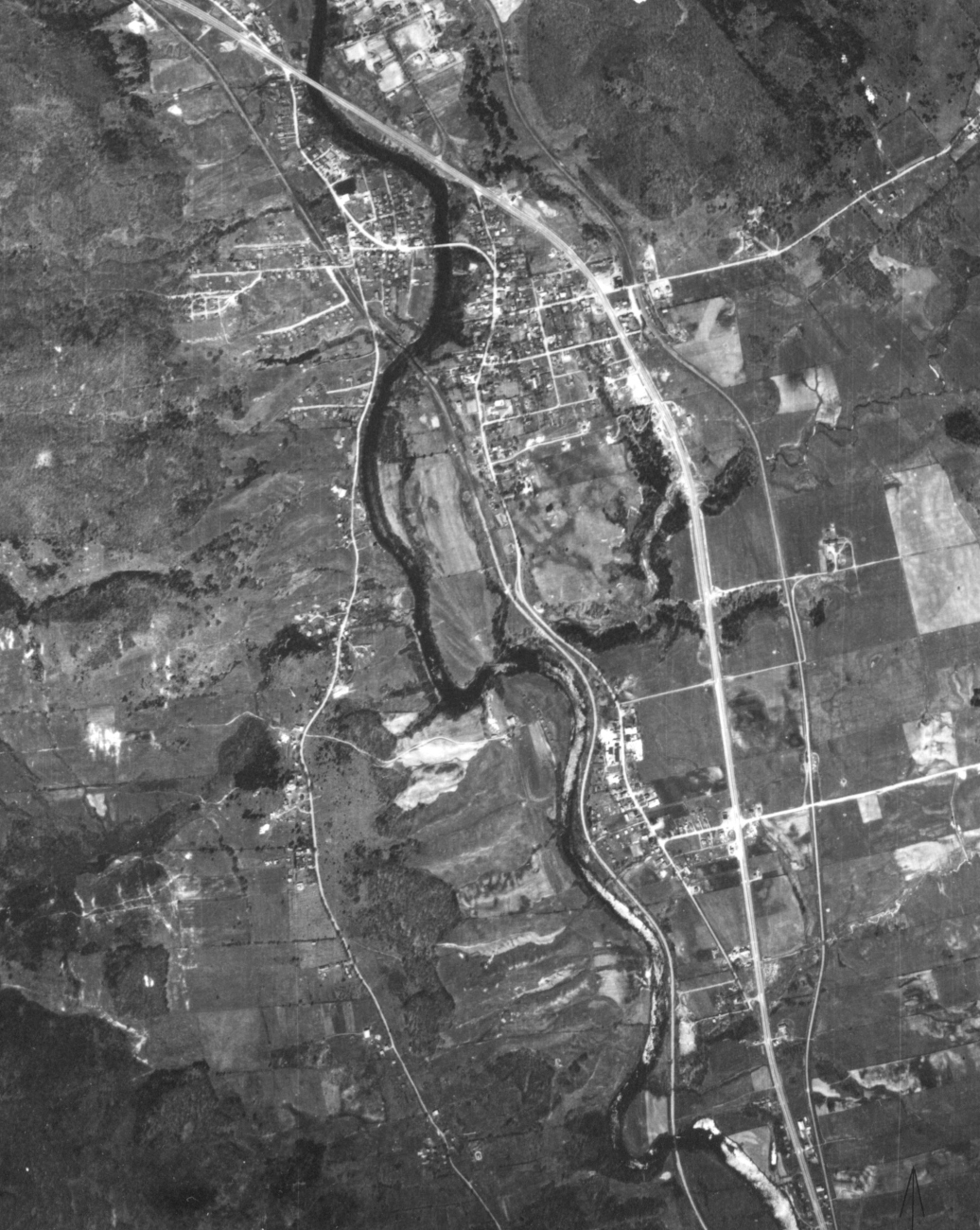 Vue aérienne de Shawbridge, Lesage et Prévost en 1950, avant la construction de l'autoroute des Laurentides - Collection Ville de Prévost